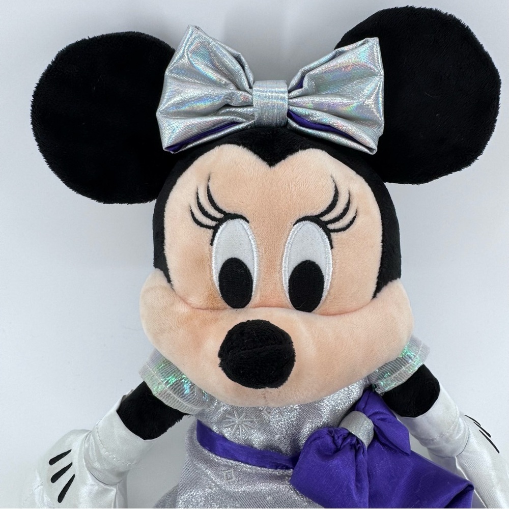 Minnie Mouse - Disney100 Minnie Mouse Plush Black - Picture 2 of 7